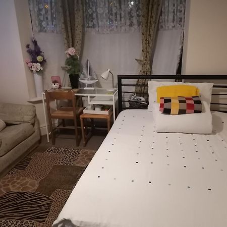Big Private Room In Town Centre イーストリー エクステリア 写真