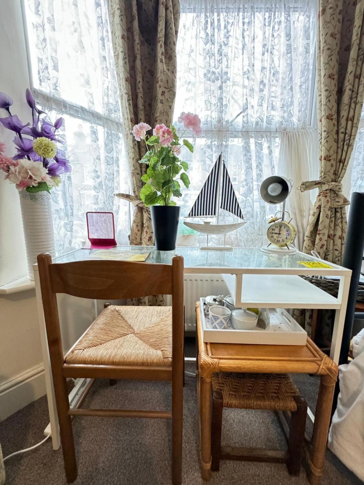 Big Private Room In Town Centre イーストリー エクステリア 写真